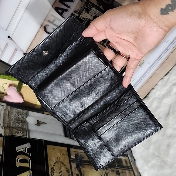 Prada wallet - Picture 4 of 11